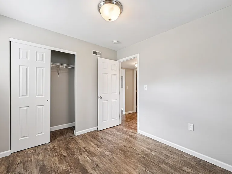 LongView Apartments — Photo 24