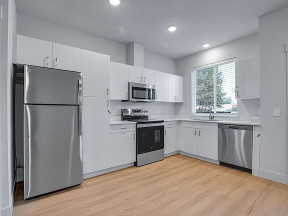 3rd image of 210 N Woodson St #221-160101