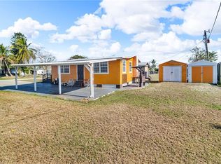 264 Mamie St, Chokoloskee, FL 34138