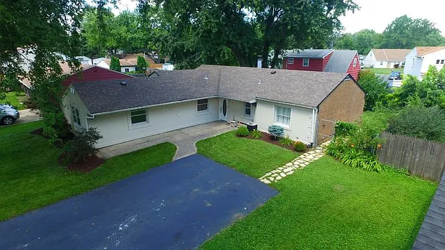 132 Seabury Rd photo 1