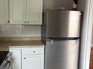 8145 Whitburn Dr APT 201, Clayton, MO 63105