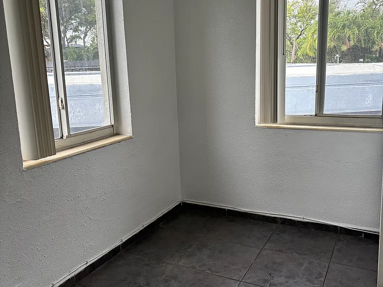 975 Biarritz Dr #7 — Photo 3