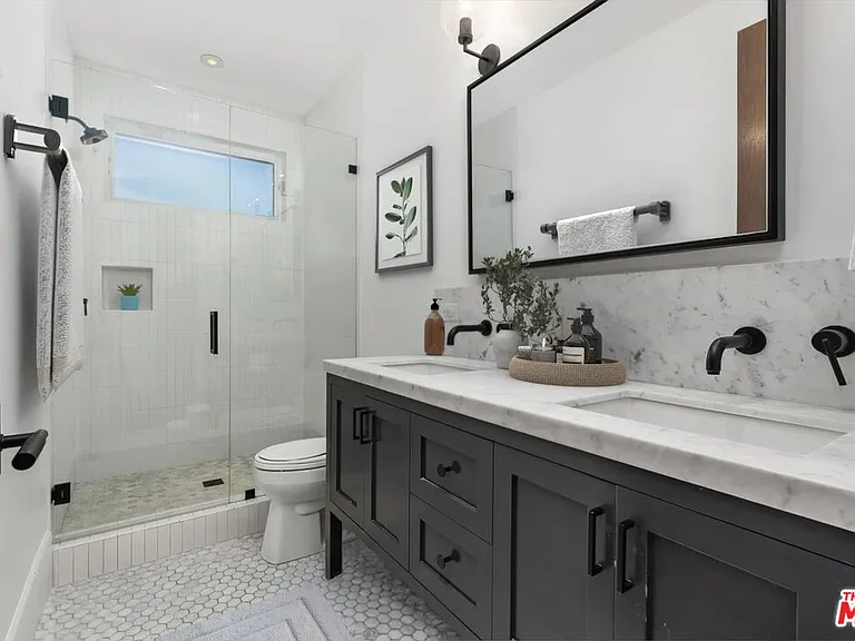 635 Seward St — Photo 19