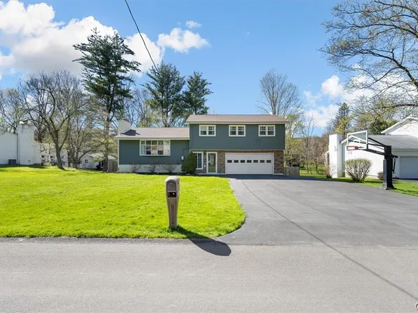 4589 Brookhill Dr S, Manlius, NY 13104