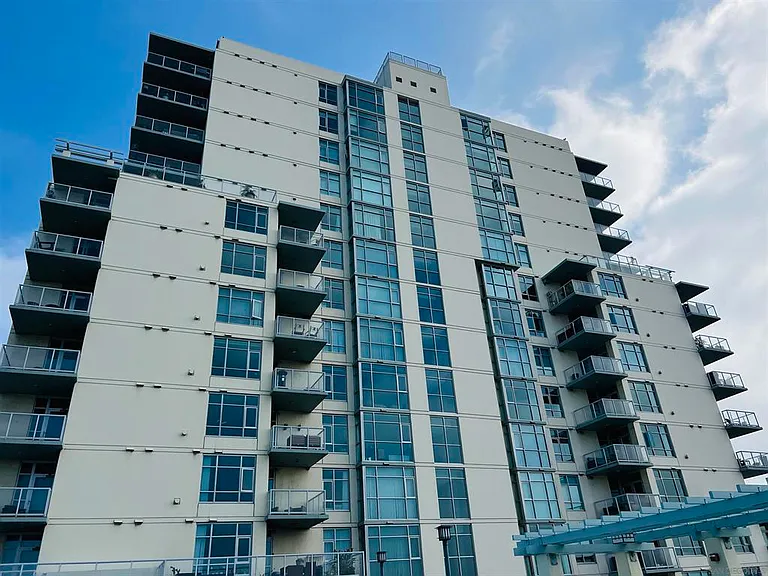 850 Beech St #704 — Photo 36