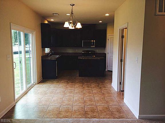 5th image of 637 Kelso Dr