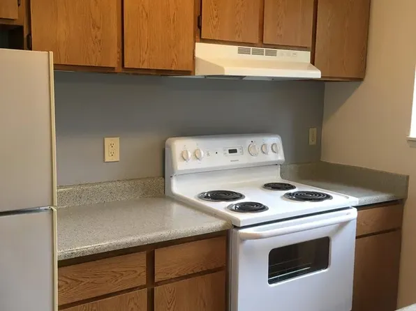 5210 168th St SW #1, Lynnwood, WA 98037