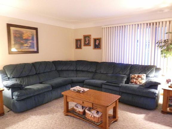 Sprawling living room with space for big furniture