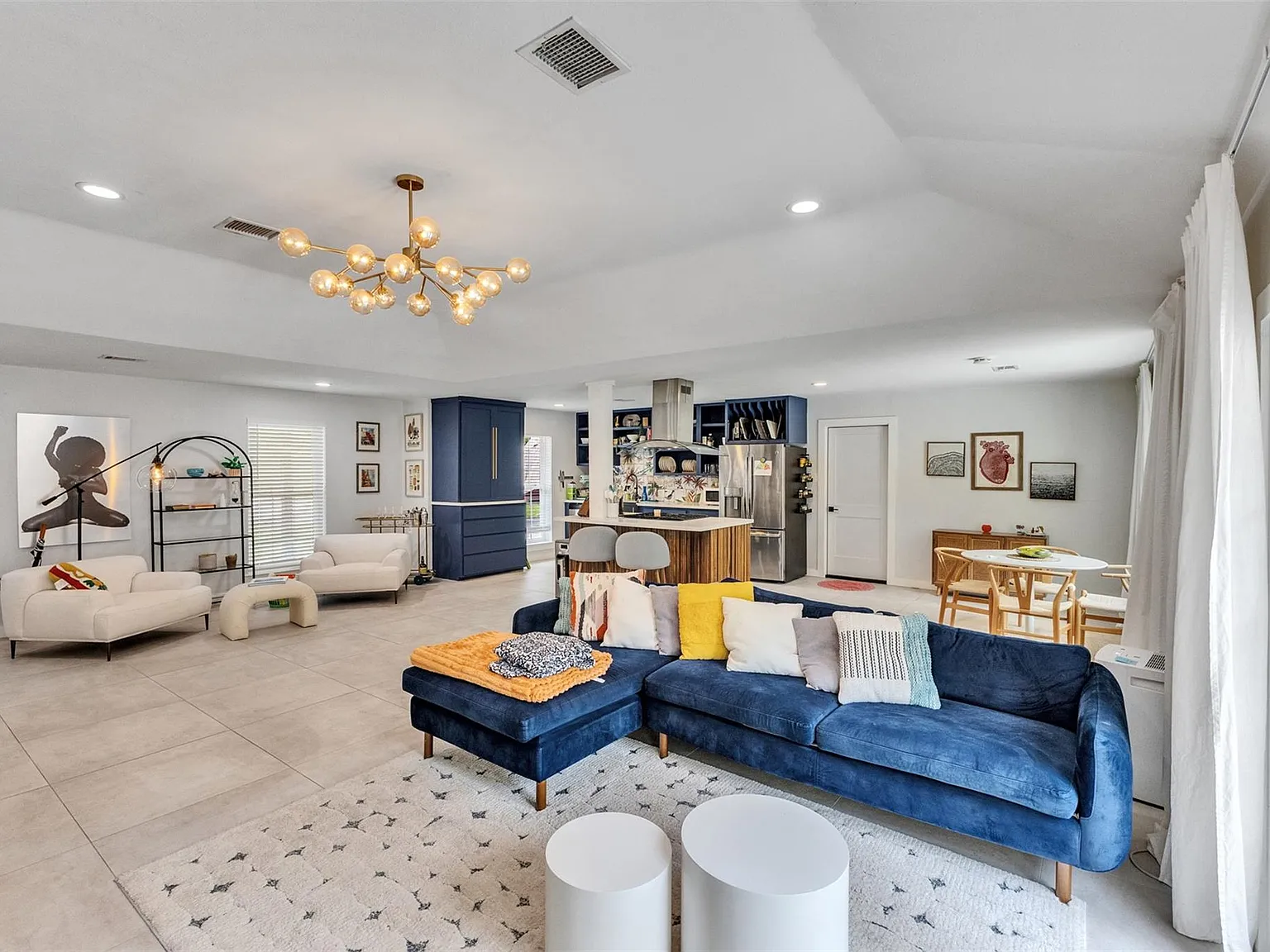 3 bed, 2.0 bath, 1548 sqft, $2,200 — Photo 4