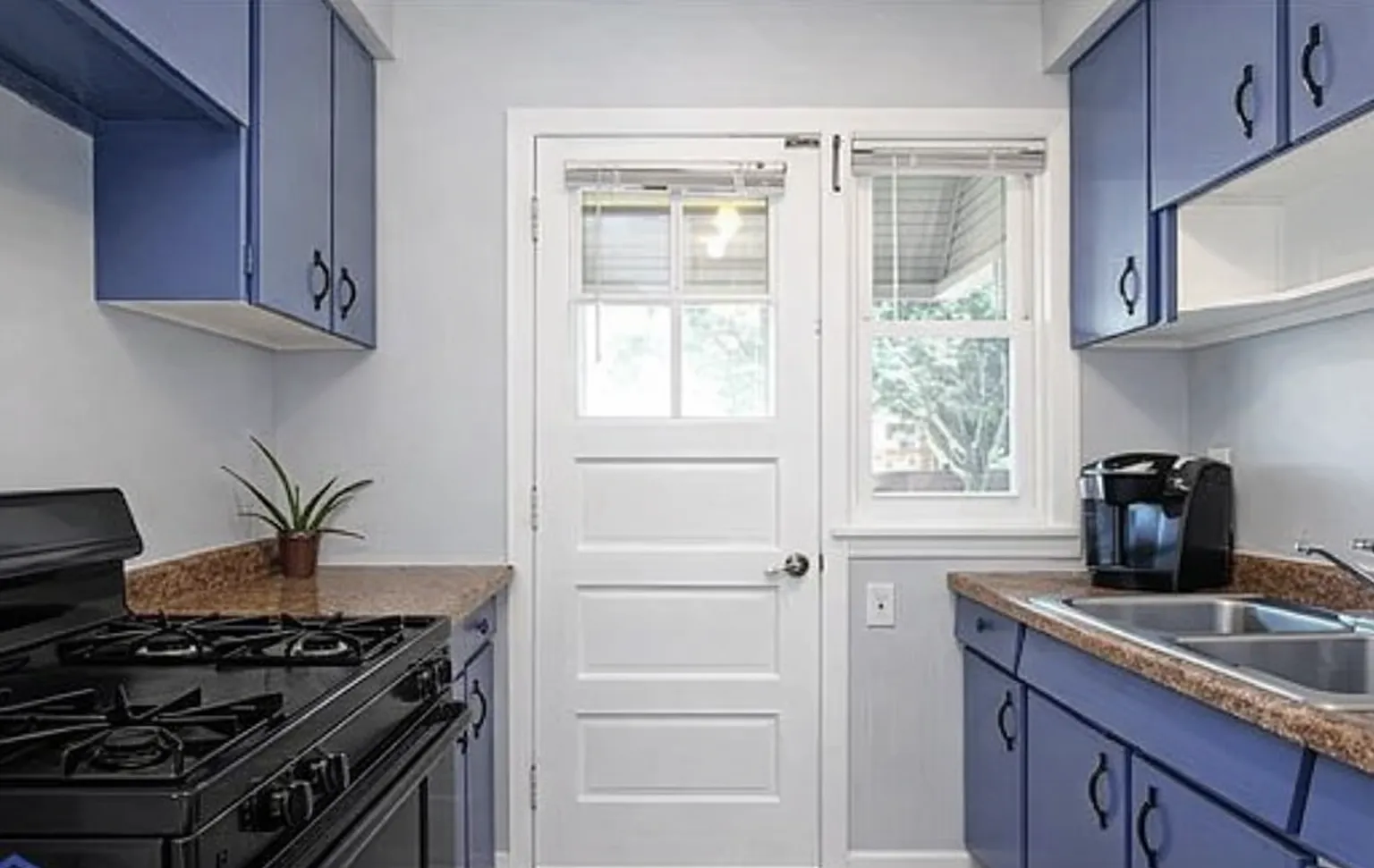 2 bed, 1200 sqft, $1,800 — Photo 2