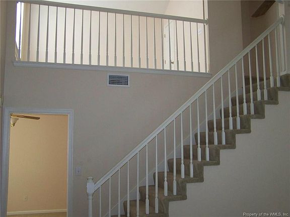 4th image of 2004 Westgate Cir