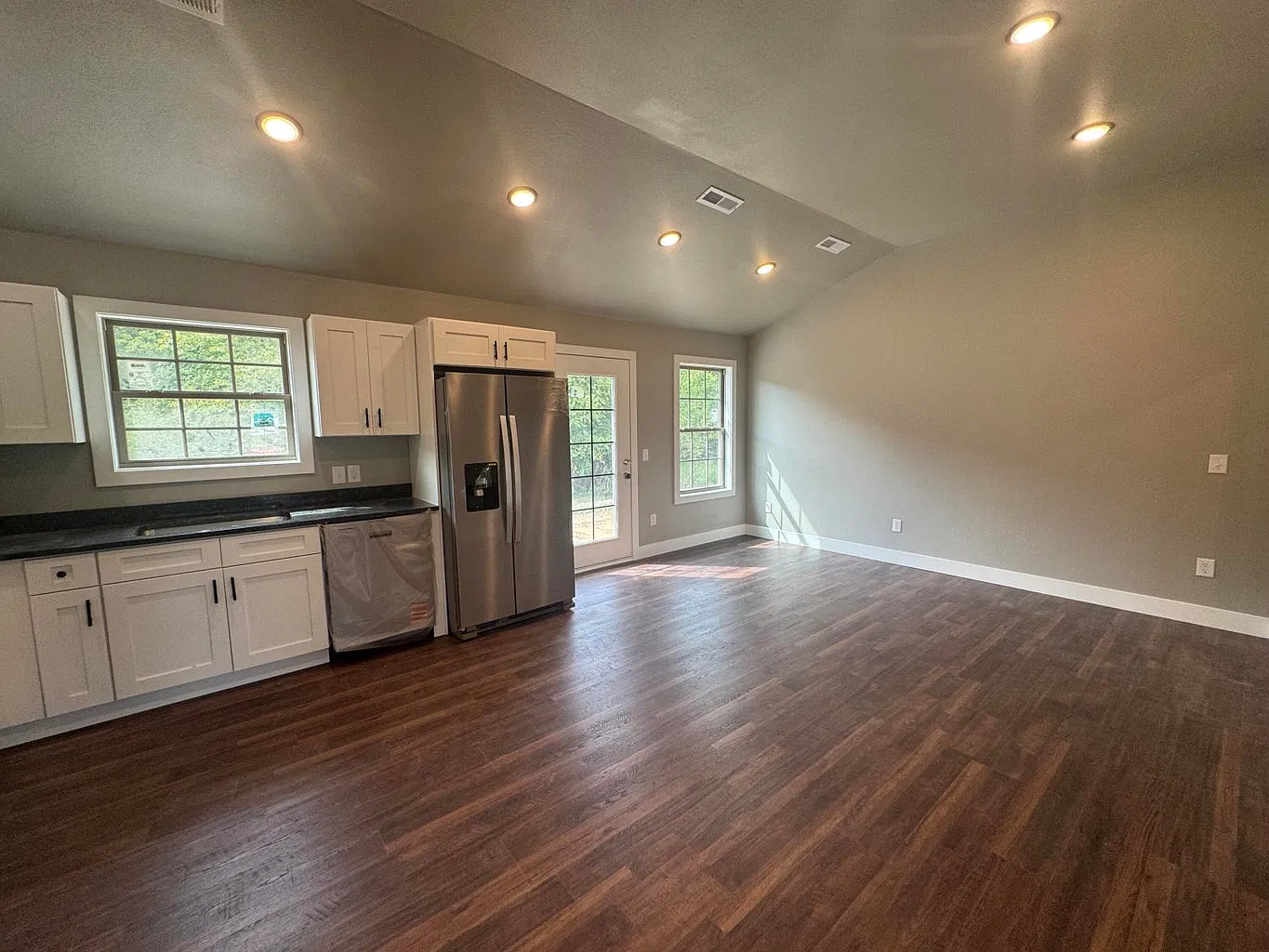 3 bed, 1500 sqft, $2,000 — Photo 3