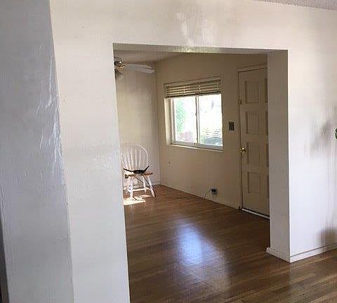 3rd image of 1317 W Oak Avenue