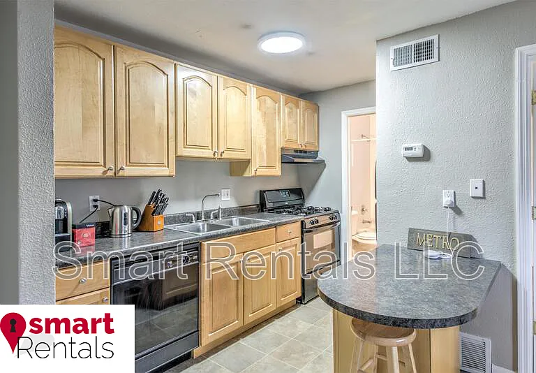 3850 Park Ave #8 — Photo 12