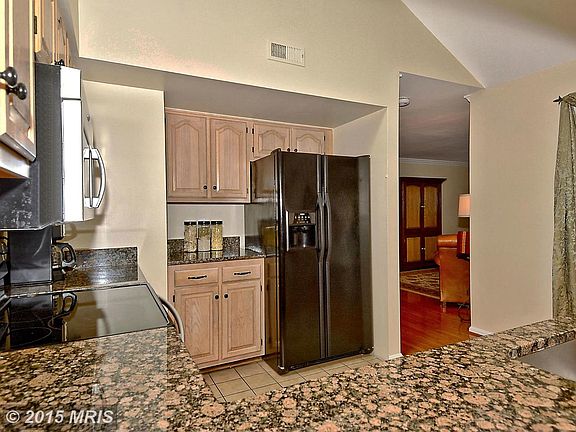 4th image of 3 Holly Pond Ct