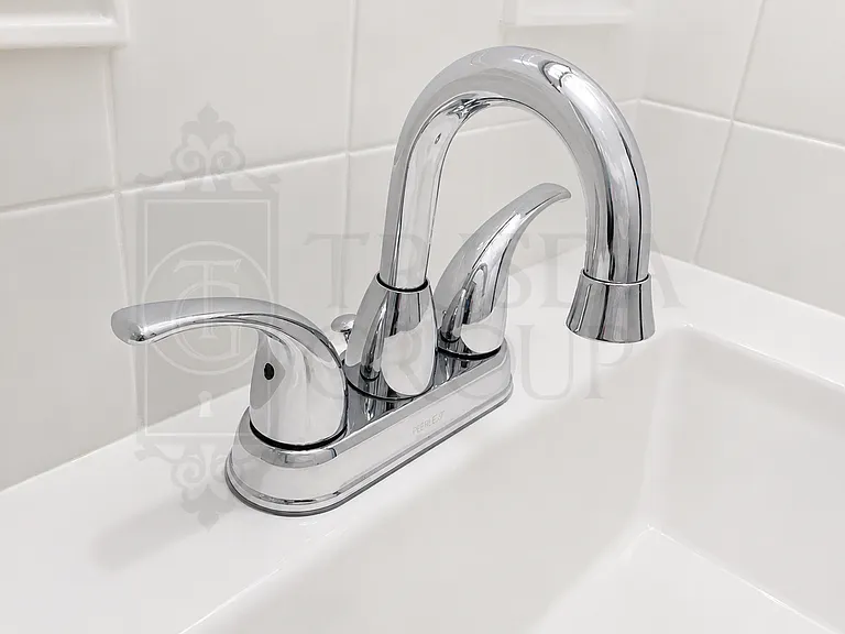 JAC426-428 — Photo 18