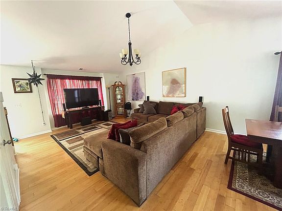 4th image of 1226 Satinwood Dr