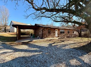 1740 N Gregg Ave, Fayetteville, AR 72703
