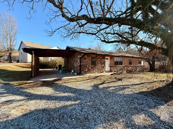 1740 N Gregg Ave, Fayetteville, AR 72703