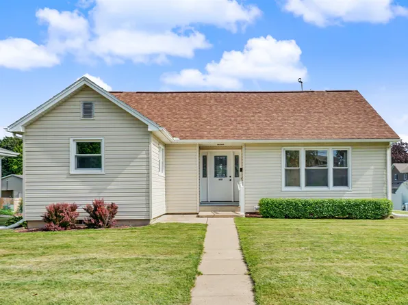 608 5th Ave SW, Cascade, IA 52033