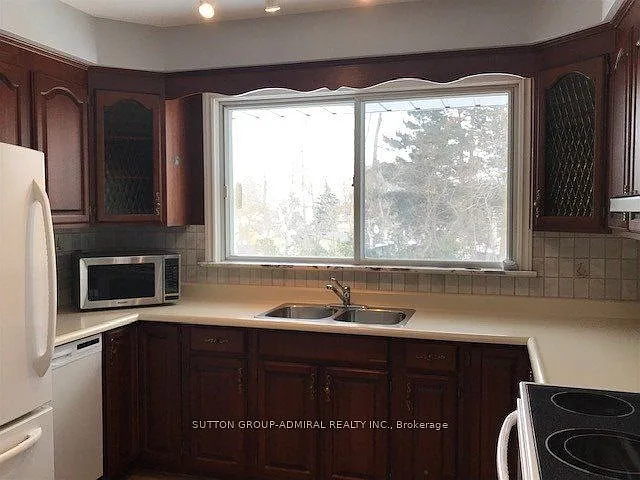 3 Hilldowntree Rd — Photo 3
