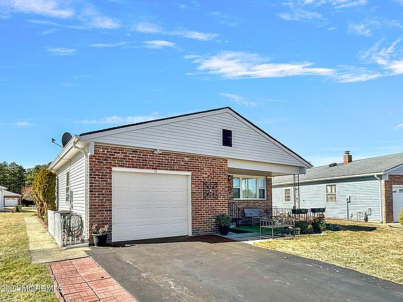2nd image of 12 Merrilee Lane
