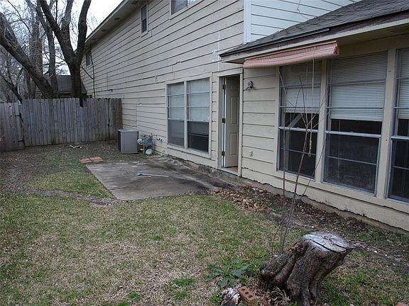 4th image of 10823 Sugar Hill Dr APT B