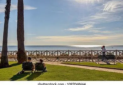 10 blocks from Palisades Park.