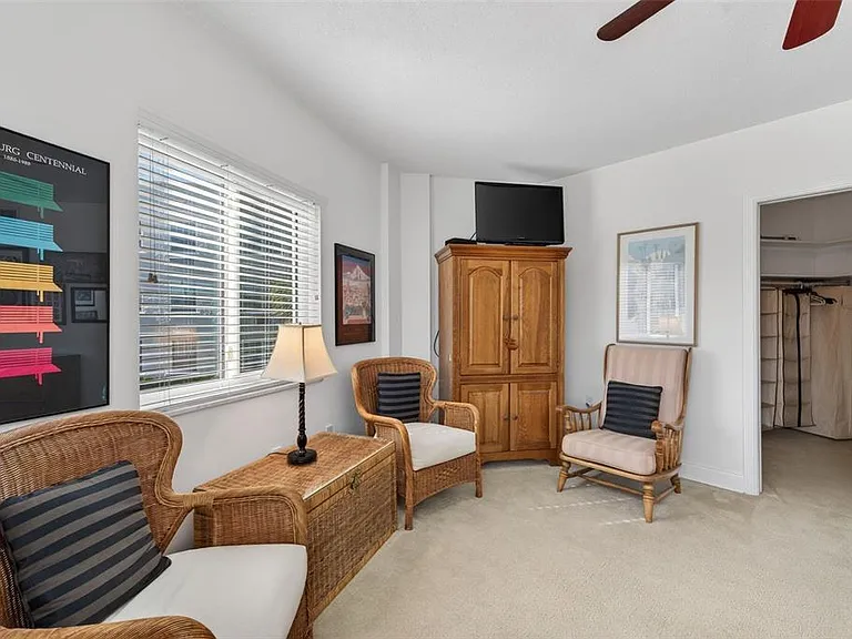 1200 N Shore Dr NE #201 — Photo 23