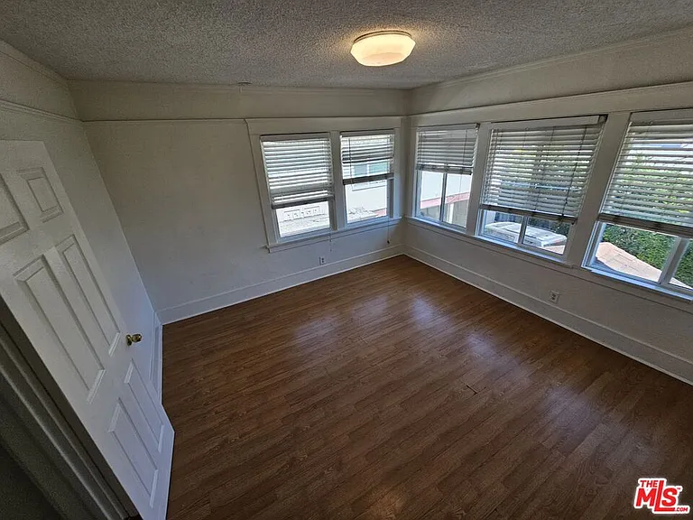 1822 S Oxford Ave — Photo 12