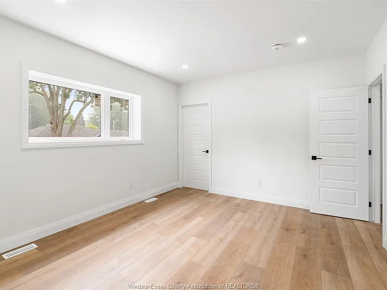 121 Allison Ave — Photo 16