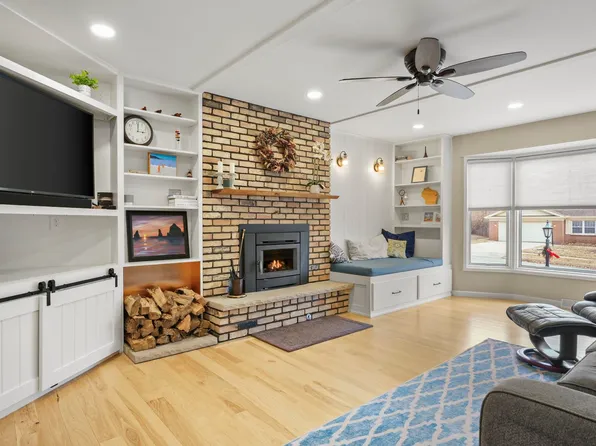 310 Yosemite Trl, Madison, WI 53705