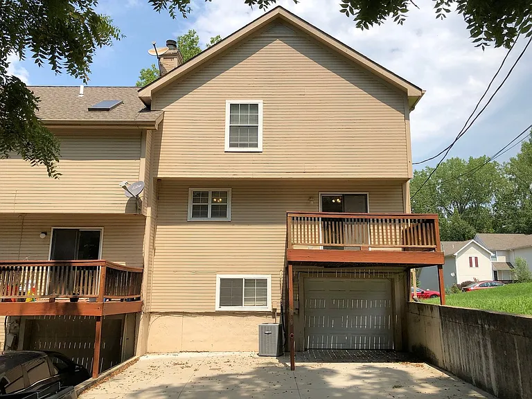 1307-1309 Sanders St — Photo 15