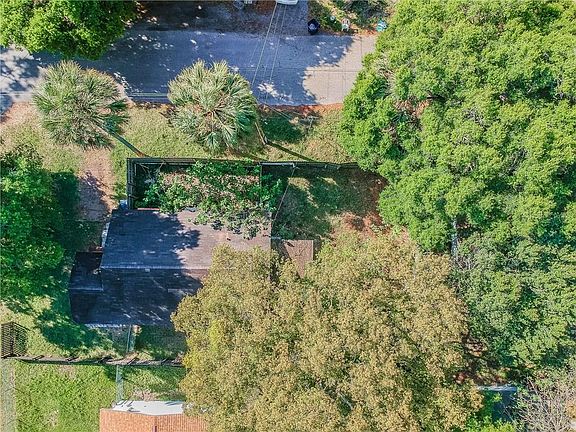 4th image of 8504 N Huntley Ave