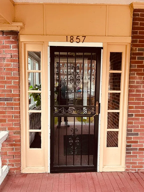 1 bed, 1.0 bath, 600 sqft, $2,000 — Photo 1