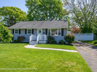 593 Turner Dr, Belford, NJ 07718