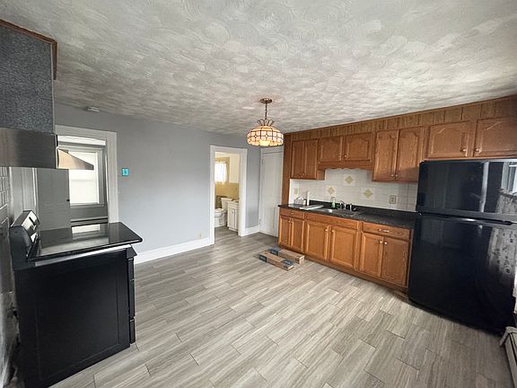 3rd image of 24 Presbrey Ave Floor 2