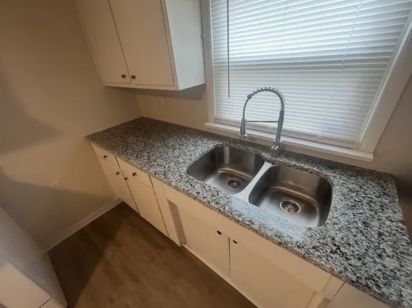 4025 Parthenia Ave, Louisville, KY 40215