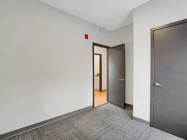 1129 8th St SE #3 — Photo 14