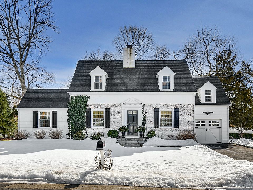 4 Phillips Lane