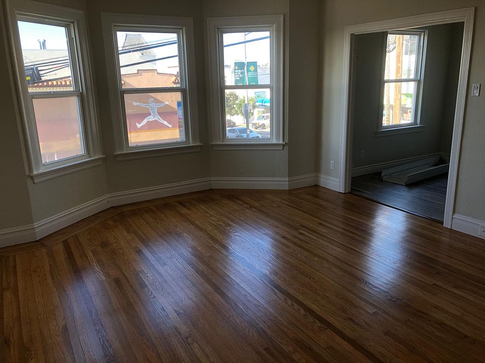 1st image of 710 33rd Ave APT 3