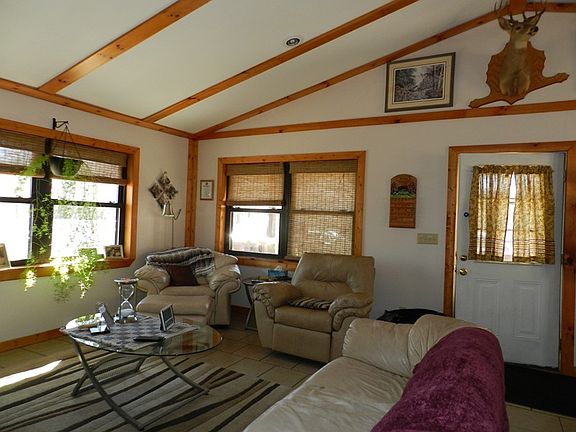 5th image of 132 Walnut Ln