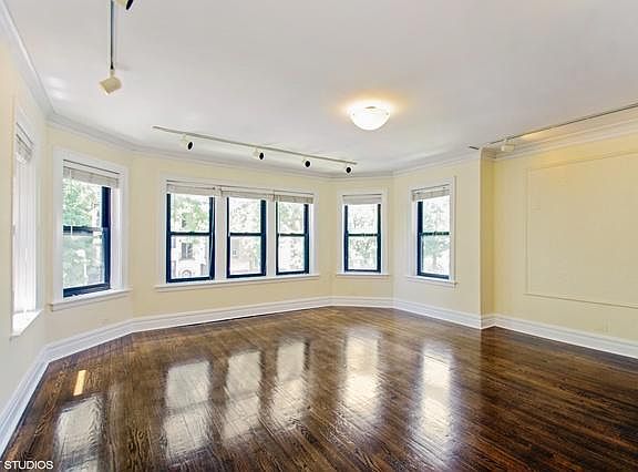 3rd image of 6135 N Talman Ave