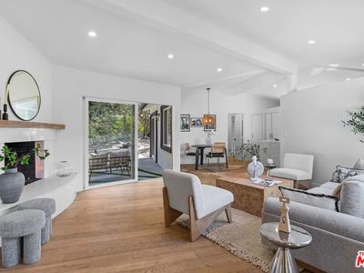 15284 Rayneta Dr, Sherman Oaks, CA, 91403