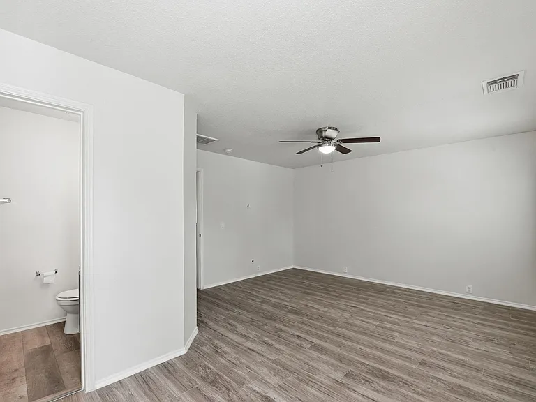 9631 Coyote Creek Dr — Photo 17