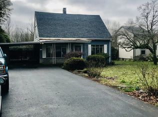 900 NE South Shore Rd, Portland, OR 97211