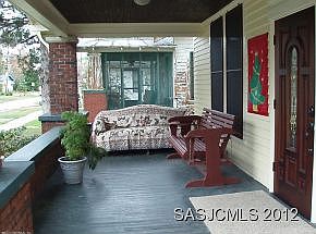 3rd image of 417 Emmett St
