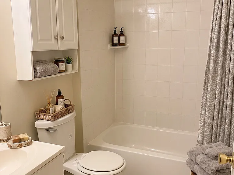 Valley Green Apartments — Photo 42
