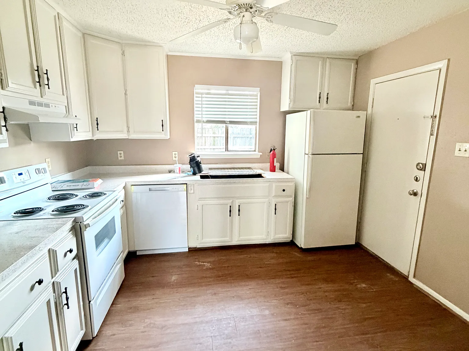 2 bed, 760 sqft, $950 — Photo 3