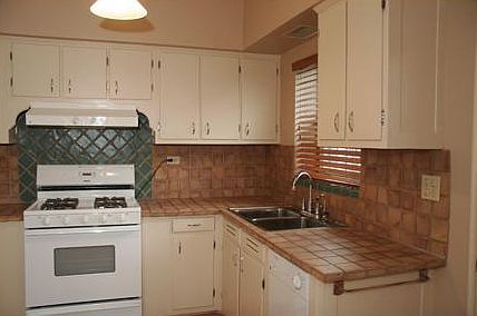 2nd image of 1520 West Ave APT 6
